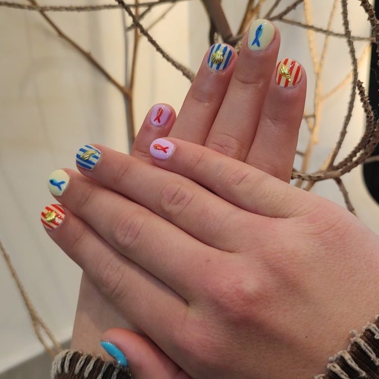 David Henley
Businessman
★★★★★
Wonderful service awesome friendly staff and my nails look great! Would definitely recommend it
L-R 12 years old